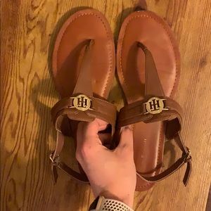 Women’s t strap sandal